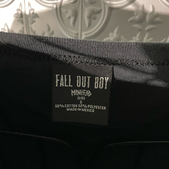 Fall Out Boy Limited edition Crown Logo Scoopneck  Pullover Sweater  Top - Picture 3 of 4